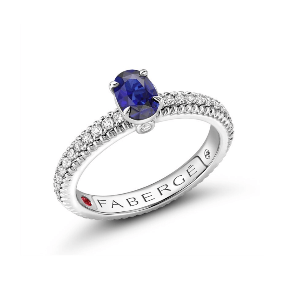 Ring mit blauem Saphir und Diamanten