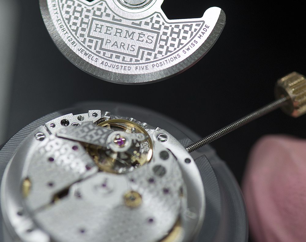 hermes-assembling-the-oscillating-weight-1 hermes assembling the oscillating weight 1