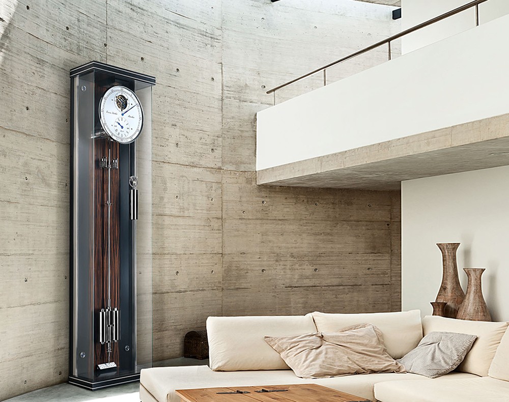 modernes-wohnzimmer-mit-uhr-von-erwin-sattler modernes wohnzimmer mit uhr von erwin sattler